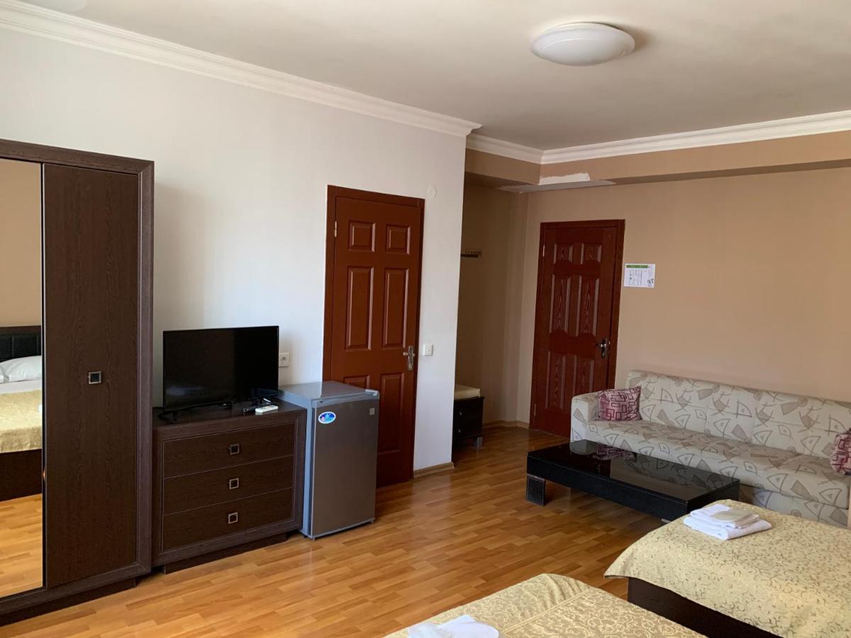 Prestige Hotel Batoumi Extérieur photo