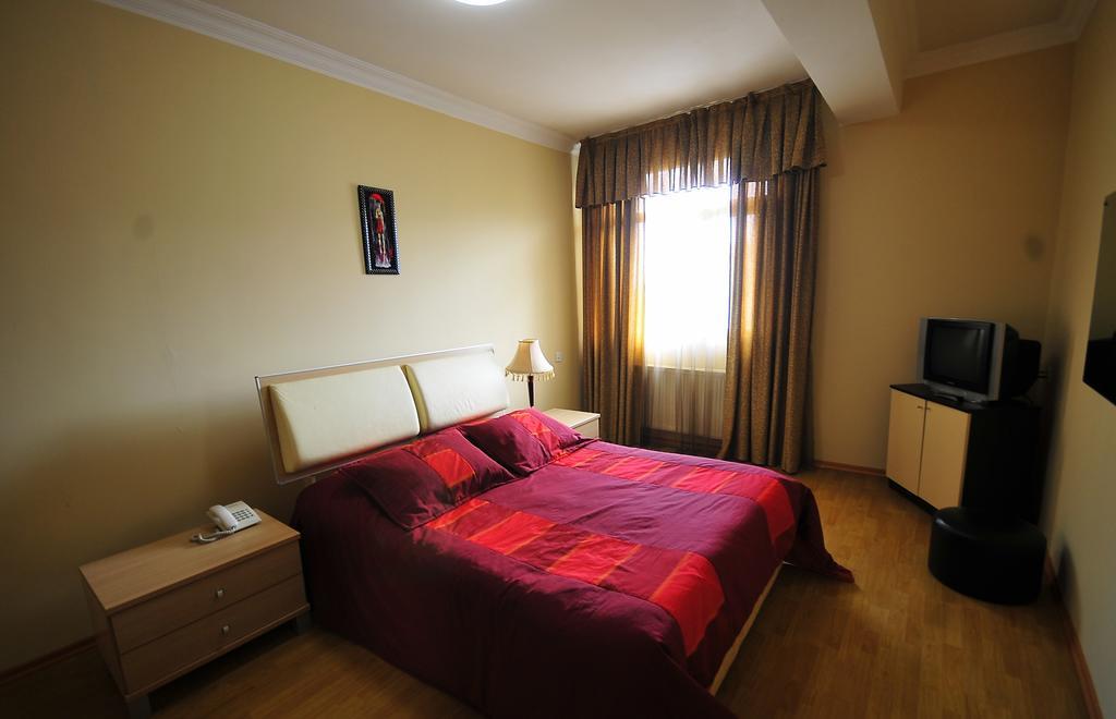 Prestige Hotel Batoumi Extérieur photo