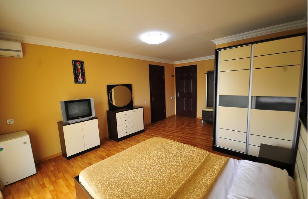 Prestige Hotel Batoumi Extérieur photo