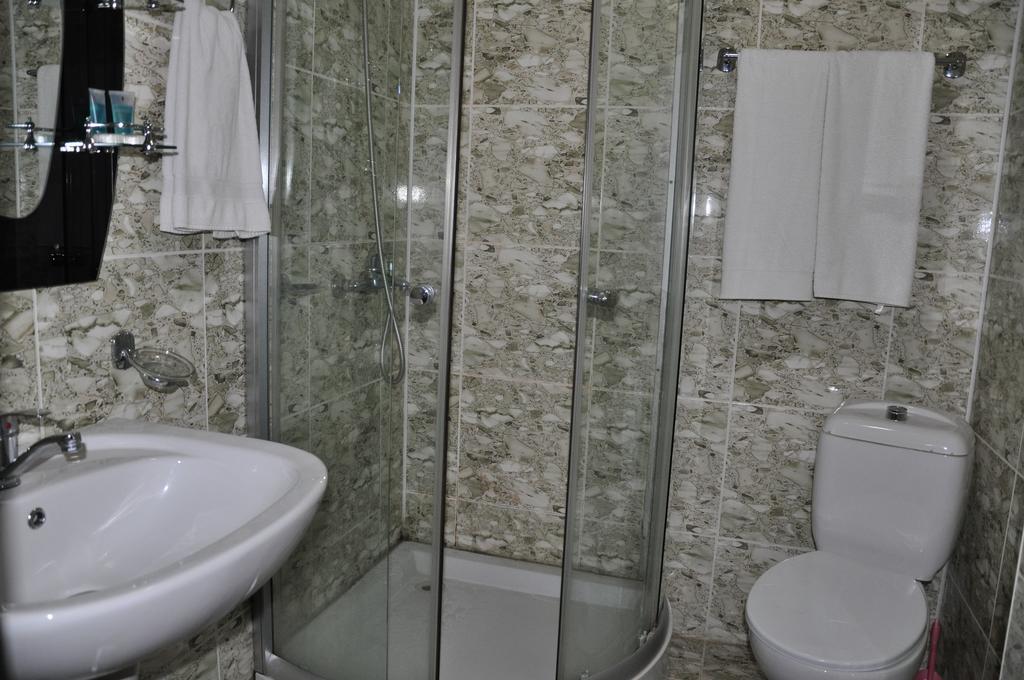 Prestige Hotel Batoumi Extérieur photo